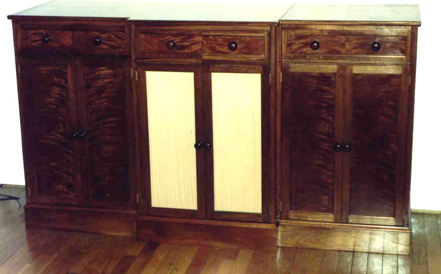 Chiffonier in Mahogany